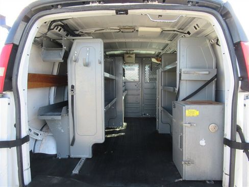 Used 2014 Chevrolet Express 2500 image 8