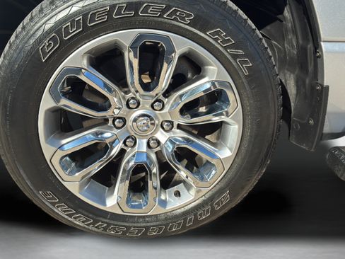 Used 2023 RAM 1500 Laramie AWD/4WD image 32