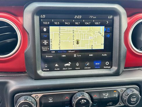 Used 2023 Jeep Wrangler Unlimited Rubicon AWD/4WD image 16