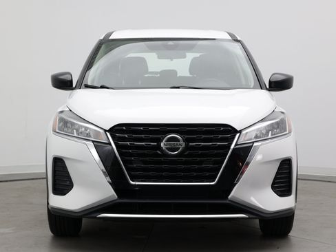 Used 2021 Nissan Kicks S FWD image 2
