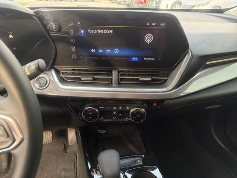 Used 2024 Chevrolet Trax ACTIV w/ Sunroof Package image 33