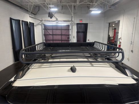 Used 2020 Toyota 4Runner Venture w/ Moonroof Package AWD/4WD image 16