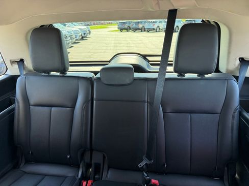 Used 2024 Ford Expedition XLT AWD/4WD image 18