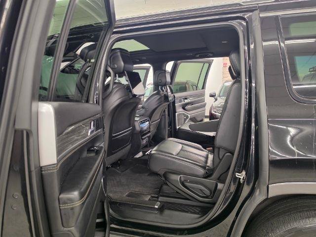 Used 2022 Jeep Wagoneer Series III w/ Premium Group I AWD/4WD image 9