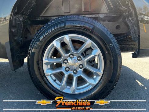 Used 2023 Chevrolet Silverado 1500 LT AWD/4WD image 22