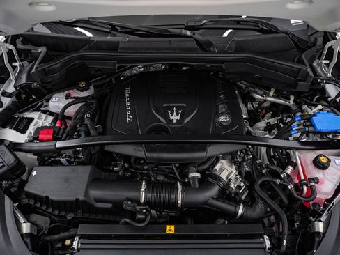Certified 2025 Maserati Grecale Modena AWD/4WD image 27