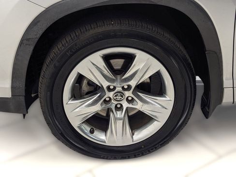Used 2019 Toyota Highlander Limited image 9