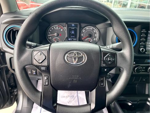 Used 2021 Toyota Tacoma SR AWD/4WD image 12