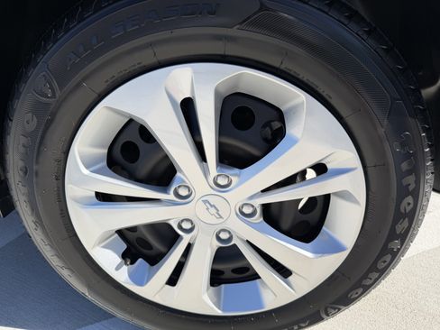 Used 2024 Chevrolet Trax LS w/ Driver Confidence Package image 26