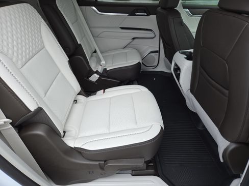 New 2026 GMC Acadia Denali w/ Super Cruise Package FWD image 24