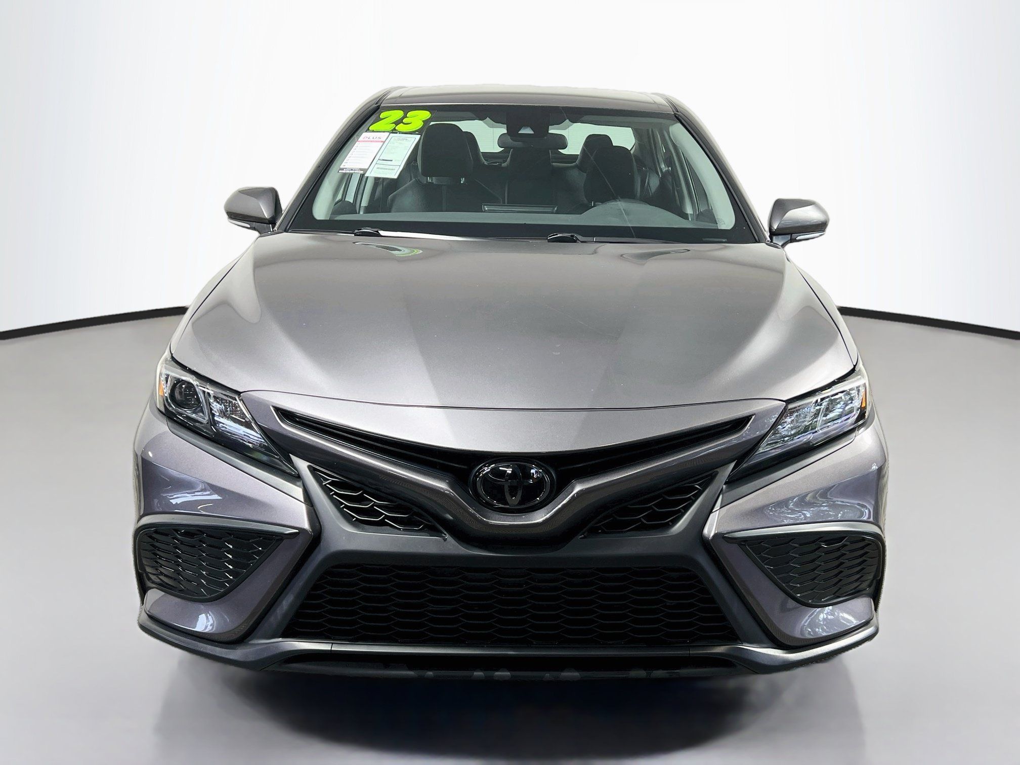 Used 2023 Toyota Camry SE FWD image 11