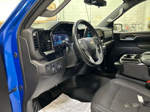 Used 2025 Chevrolet Silverado 1500 LT image 14