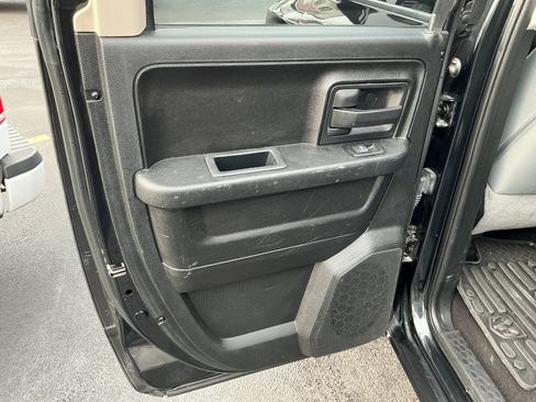 Used 2017 RAM 1500 Express w/ Black Ram 1500 Express Group image 17