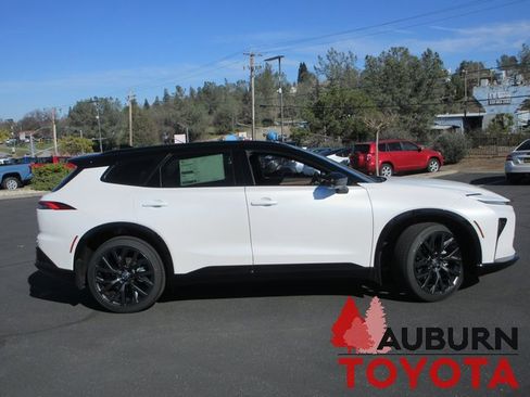 New 2026 Toyota Crown Signia image 2