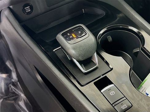 Used 2024 Nissan Rogue S image 16