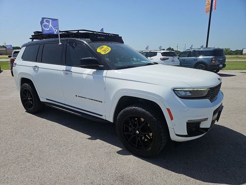 Used 2023 Jeep Grand Cherokee L Summit AWD/4WD image 10
