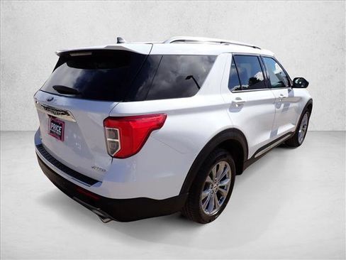 Used 2023 Ford Explorer Limited image 4