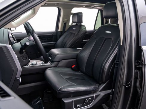 Used 2019 Ford Expedition Platinum image 14