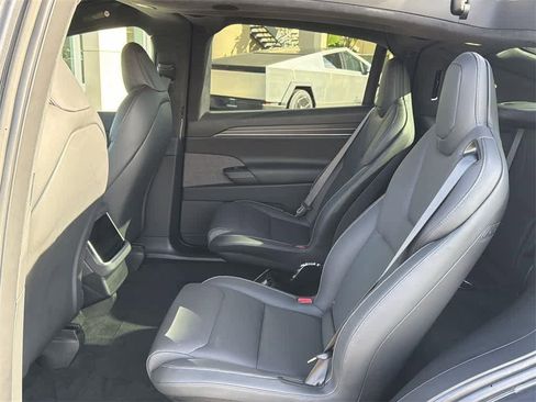 Used 2022 Tesla Model X Plaid image 29