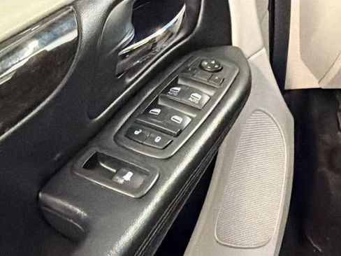 Used 2019 Dodge Grand Caravan SE image 17