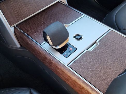 Used 2024 Land Rover Range Rover SE image 19