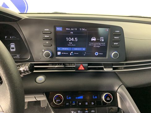 Used 2021 Hyundai Elantra SEL FWD image 25