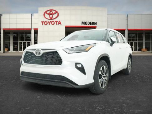 New 2026 Toyota Highlander XLE image 19