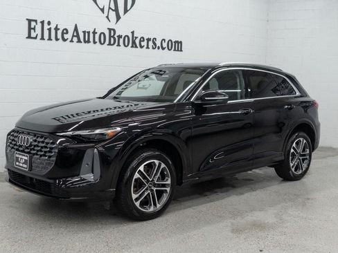 Used 2025 Audi Q5 Premium AWD/4WD image 43