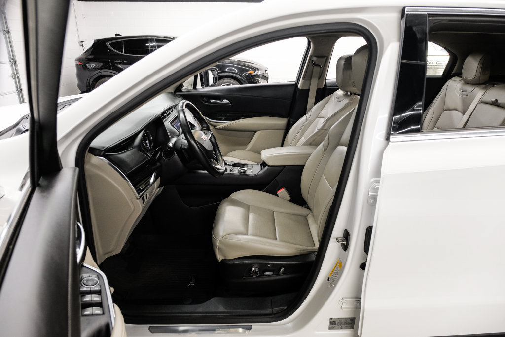 Used 2021 Cadillac XT4 Premium Luxury FWD image 4