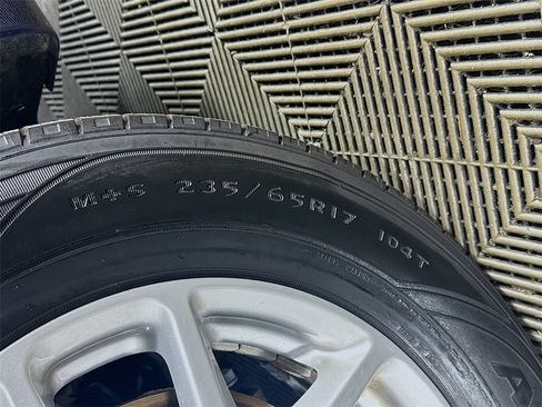 Used 2020 Chrysler Voyager LX image 34