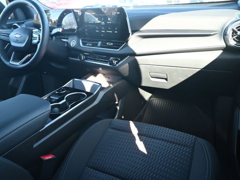 Used 2026 Chevrolet Equinox LT image 17