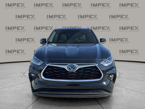 Used 2023 Toyota Highlander Limited image 8