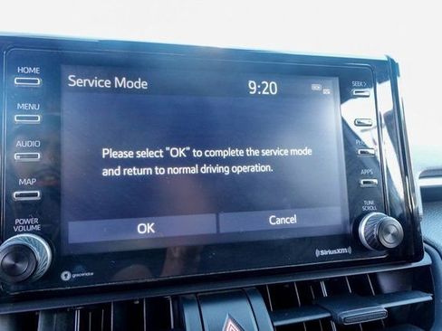 Used 2022 Toyota RAV4 SE image 18