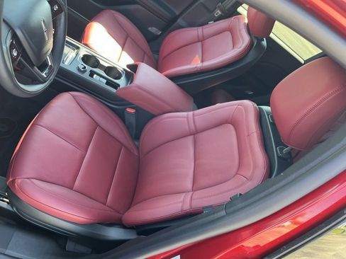 New 2025 Lincoln Corsair Reserve w/ Equipment Group 202A image 9