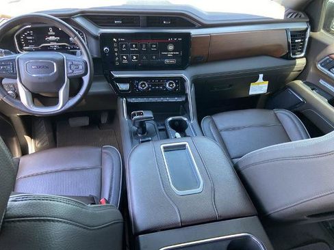 Used 2022 GMC Sierra 1500 Denali w/ Denali Reserve Package AWD/4WD image 17