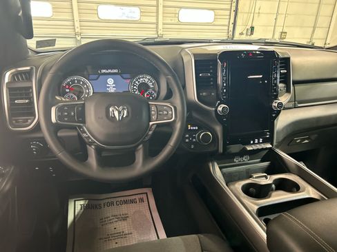 Used 2025 RAM 1500 Big Horn AWD/4WD image 4