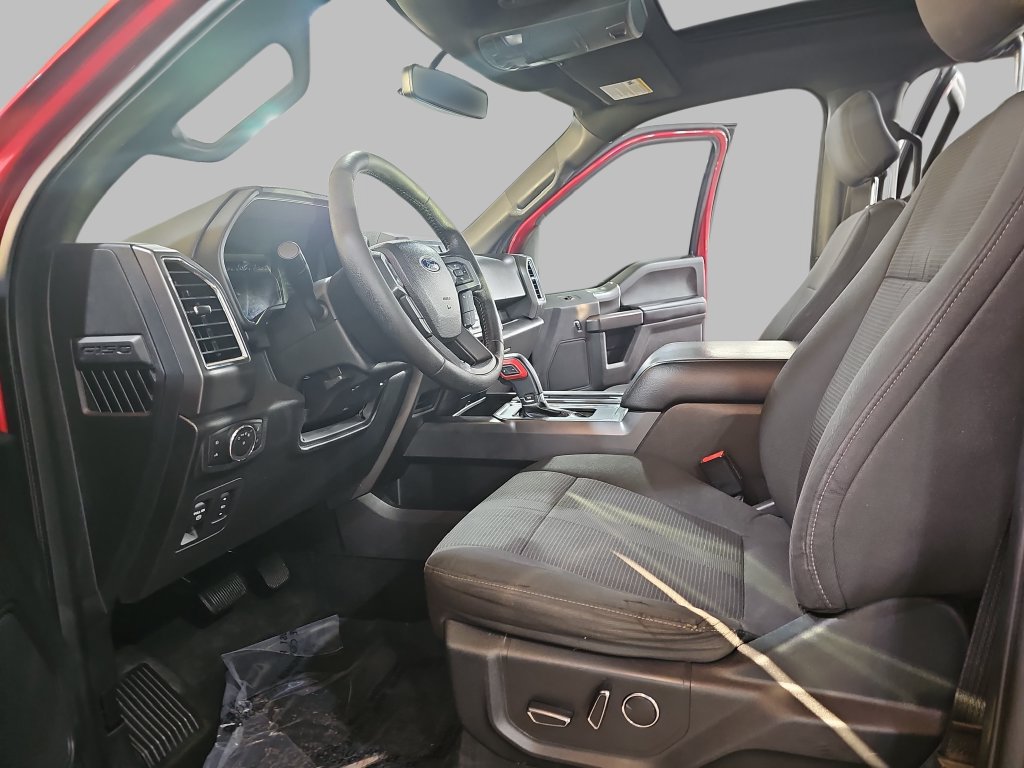 Used 2016 Ford F150 XLT w/ Equipment Group 302A Luxury AWD/4WD image 18