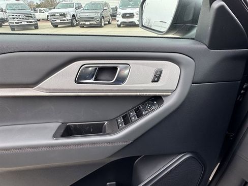 New 2026 Ford Explorer Active AWD/4WD image 8