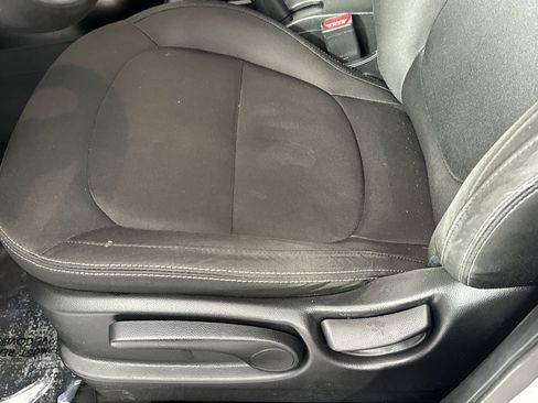 Used 2018 Kia Soul FWD image 12