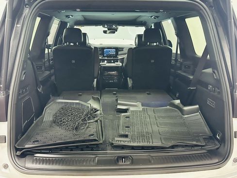 Used 2024 Jeep Wagoneer Series II image 28