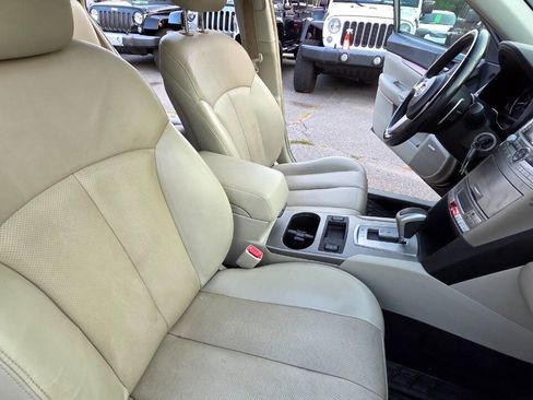 Used 2010 Subaru Outback 2.5i Limited AWD/4WD image 45