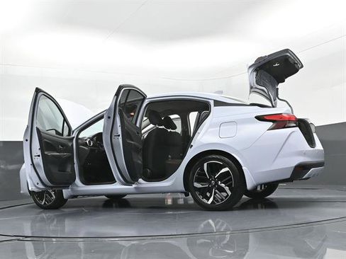 Used 2023 Nissan Versa SR w/ Trunk Package image 50