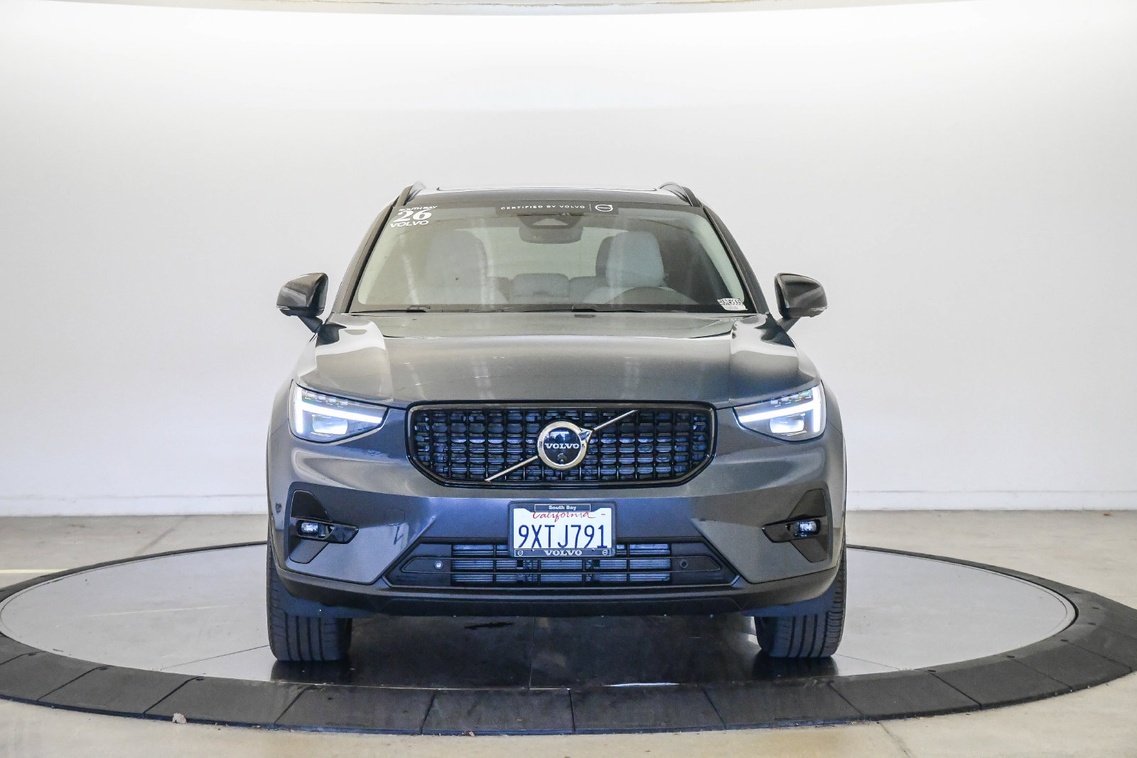 Used 2026 Volvo XC40 B4 Plus w/ Climate Package FWD image 7