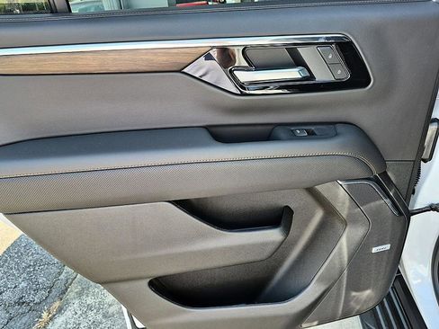 New 2026 Chevrolet Tahoe High Country w/ Sun And Tow Package AWD/4WD image 29