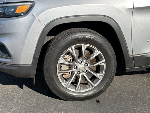 Used 2020 Jeep Cherokee Latitude Plus image 9