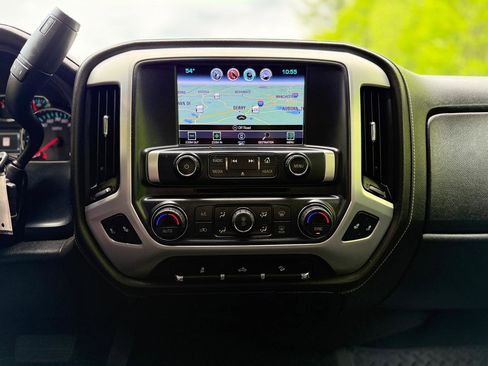 Used 2018 GMC Sierra 1500 SLE w/ SLE Value Package AWD/4WD image 15
