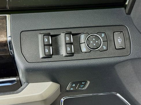 Used 2022 Ford F250 Lariat w/ Lariat Ultimate Package AWD/4WD image 19