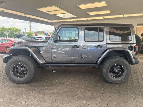 Used 2018 Jeep Wrangler Unlimited Rubicon w/ Dual Top Group AWD/4WD image 9