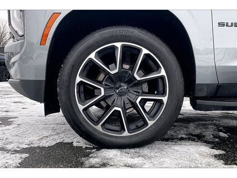 Used 2025 Chevrolet Suburban RST w/ Comfort Package image 10