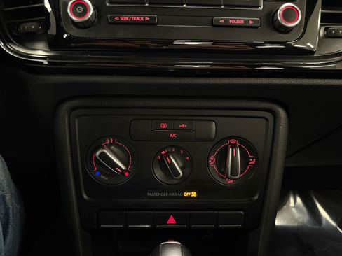 Used 2014 Volkswagen Beetle 1.8T image 15